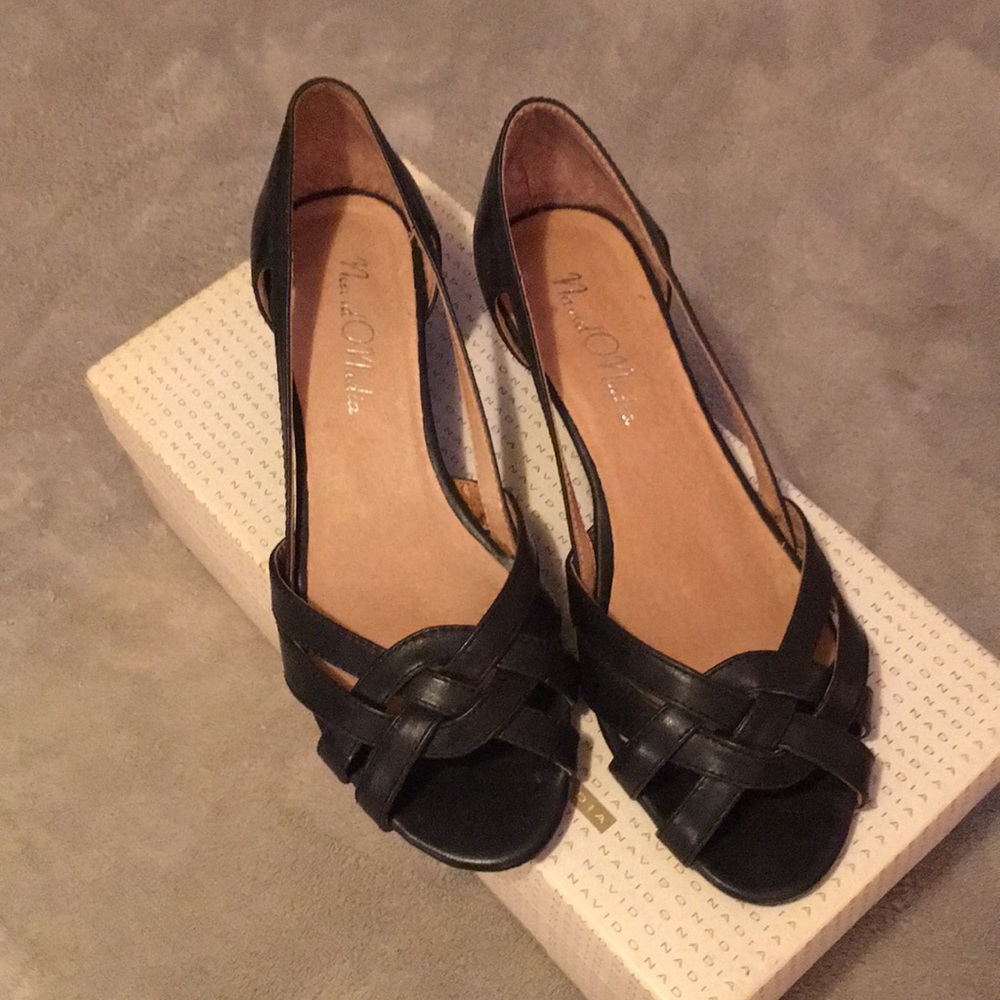 Black Navid O Nadia low heels. Size 6.